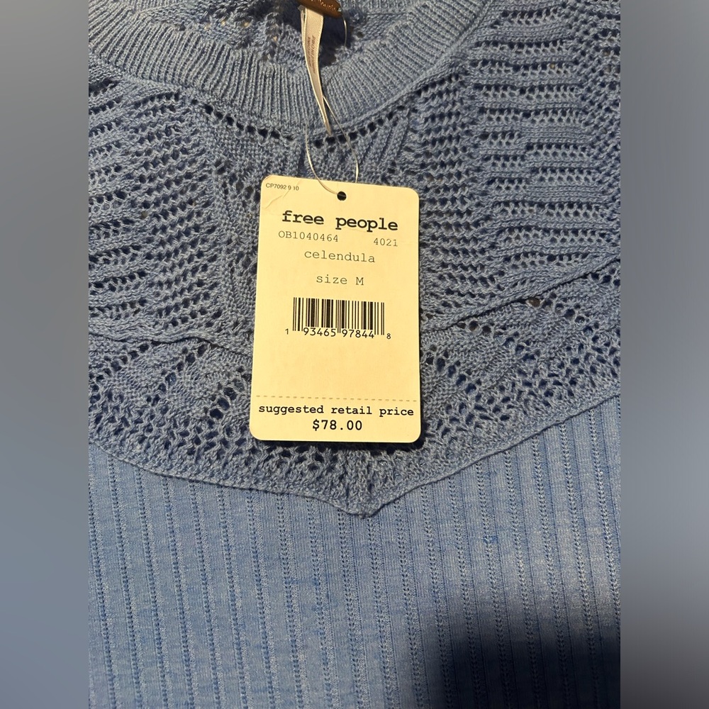 Light blue cropped knitted top